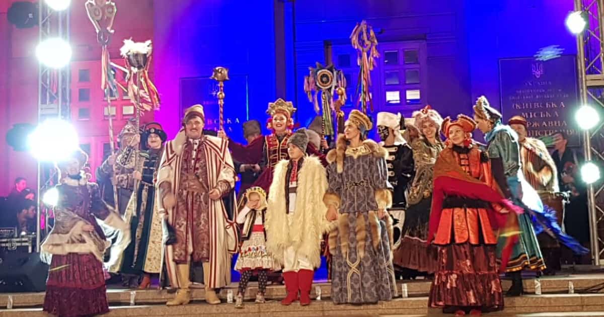 Свято моди... театральної